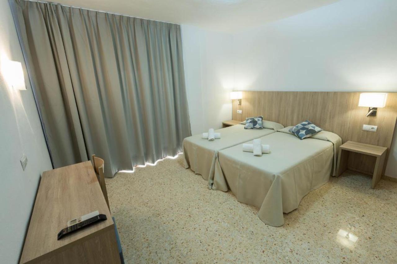 Hostal Mayol Santa Eularia des Riu Exteriér fotografie