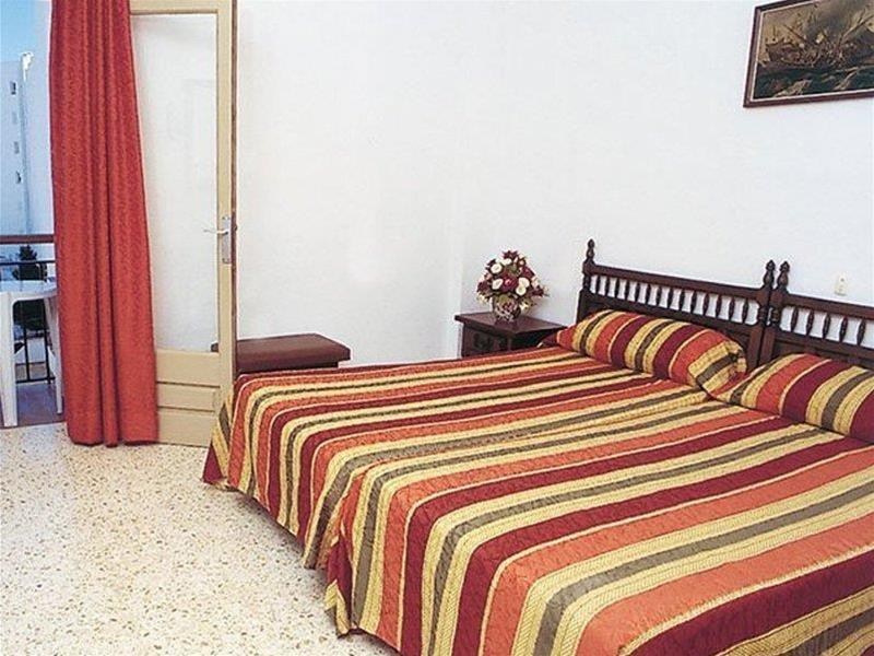 Hostal Mayol Santa Eularia des Riu Exteriér fotografie