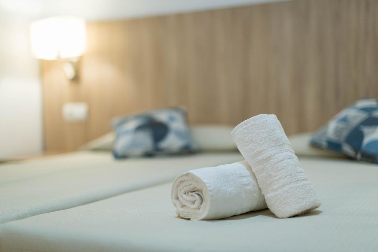 Hostal Mayol Santa Eularia des Riu Exteriér fotografie