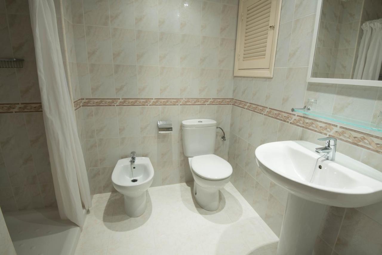Hostal Mayol Santa Eularia des Riu Exteriér fotografie